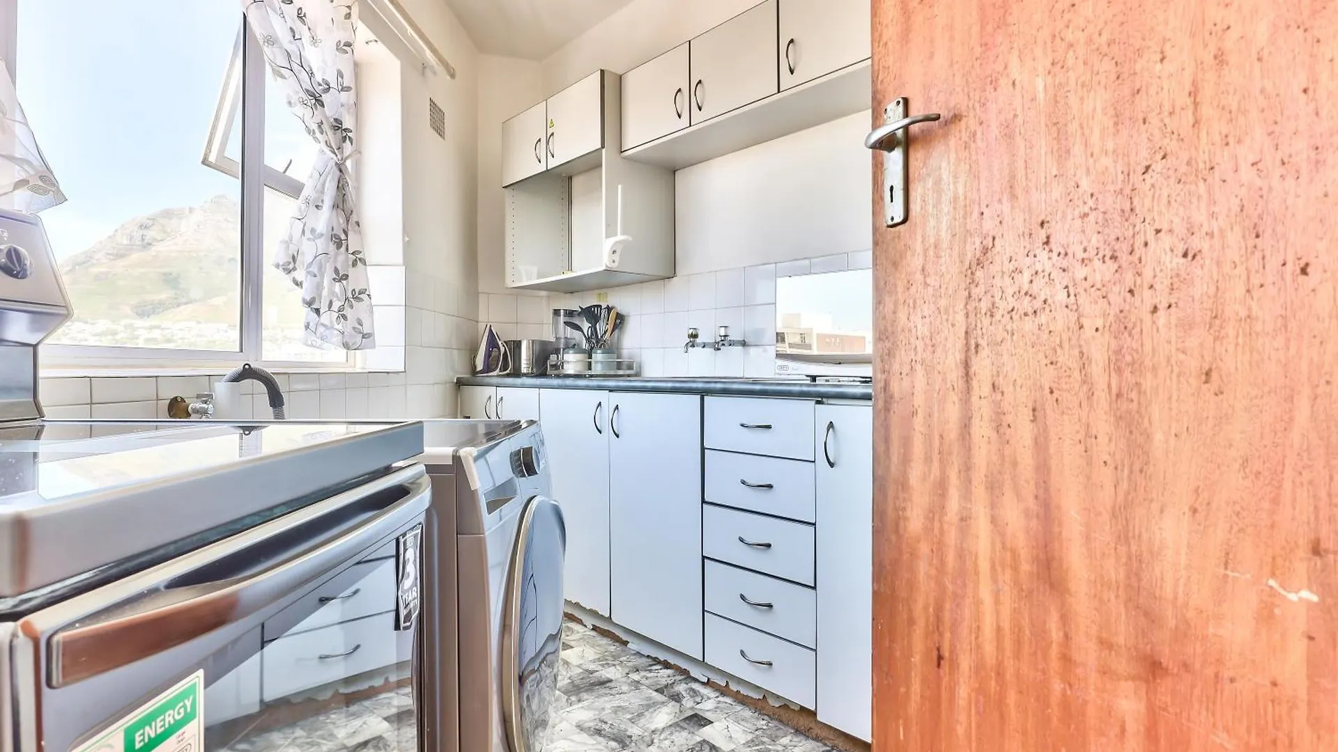 Διαμέρισμα Overbeek Studio 508 On Kloof Street Κέιπ Τάουν Νότια Αφρική